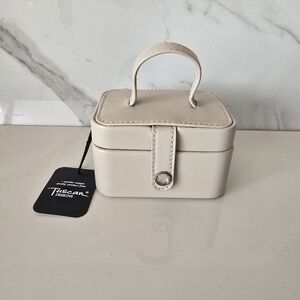 Tuscan Designs | Cream Jewelry Travel Case